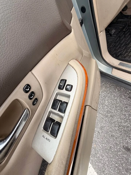 2007 Lexus RX 2nd Gen - Image 14 of 19