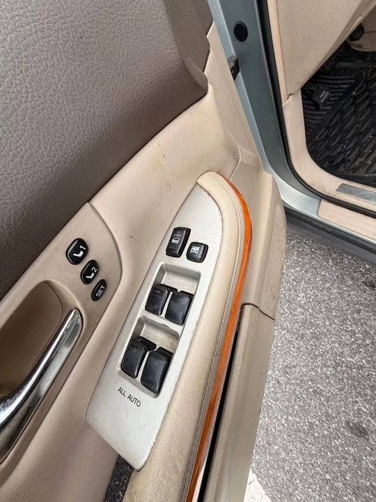 2007 Lexus RX 2nd Gen - Image 15 of 19