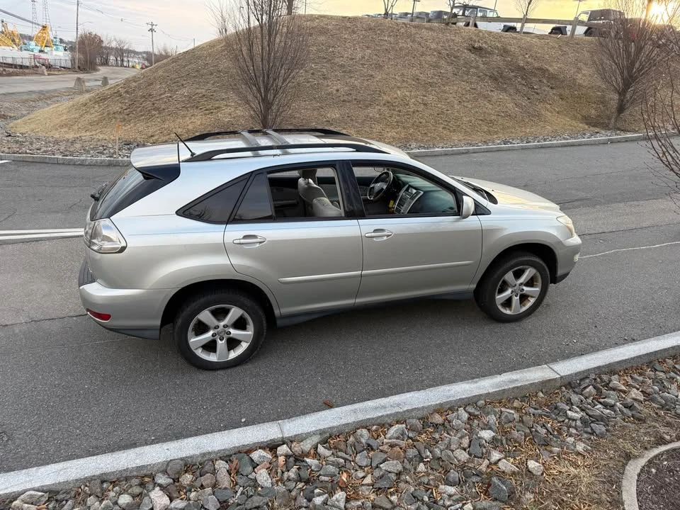 2007 Lexus RX 2nd Gen - Image 9 of 20