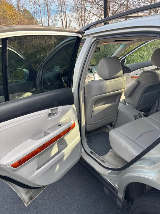2007 Lexus RX 2nd Gen - Image 12 of 15