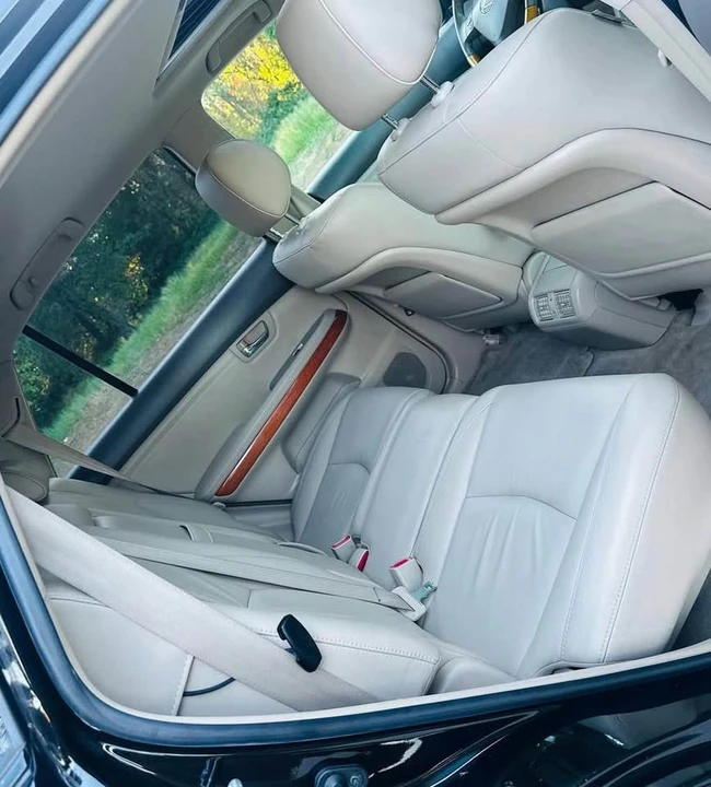 2007 Lexus RX 2nd Gen - Image 4 of 4