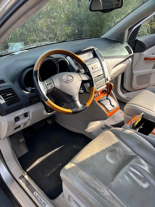 2007 Lexus RX 2nd Gen - Image 14 of 15
