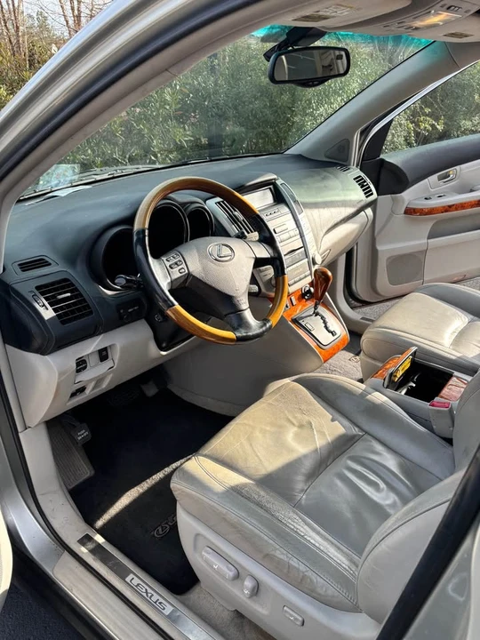 2007 Lexus RX 2nd Gen - Image 13 of 15