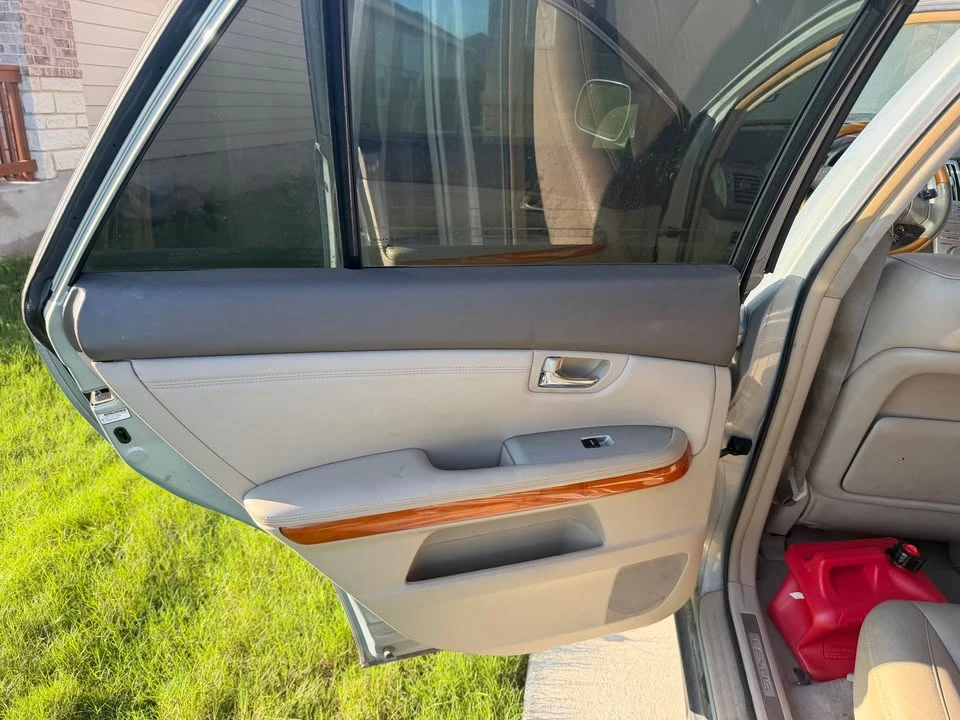2007 Lexus RX 2nd Gen - Image 8 of 14