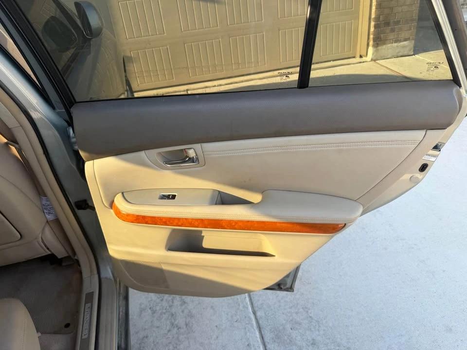 2007 Lexus RX 2nd Gen - Image 3 of 14