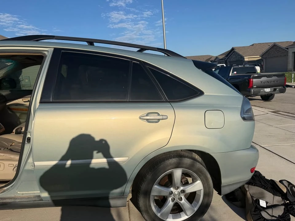 2007 Lexus RX 2nd Gen - Image 11 of 14