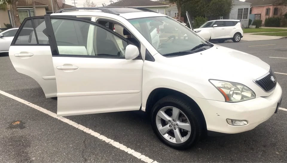 2007 Lexus RX 2nd Gen - Image 9 of 13