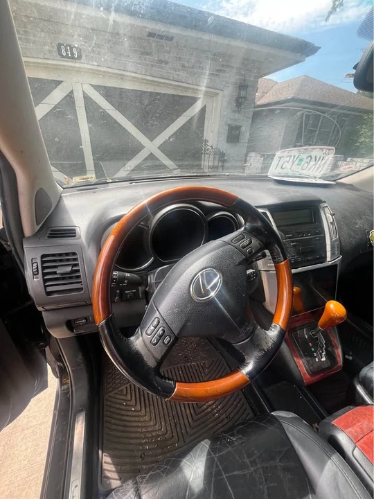 2007 Lexus RX 2nd Gen - Image 2 of 18