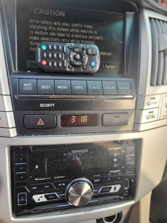 2007 Lexus RX 2nd Gen - Image 13 of 15