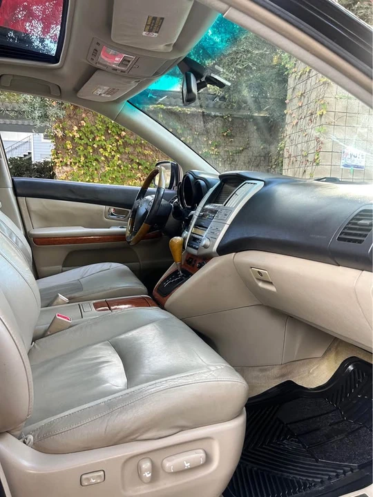 2007 Lexus RX 2nd Gen - Image 9 of 13