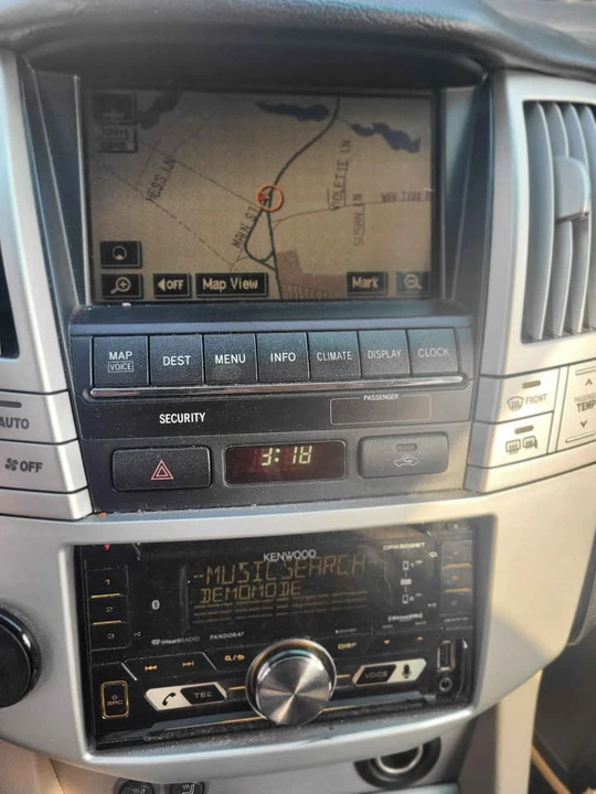 2007 Lexus RX 2nd Gen - Image 12 of 15