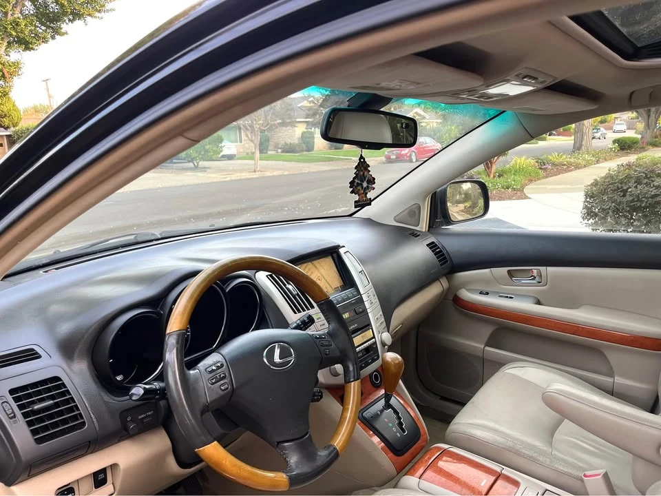 2007 Lexus RX 2nd Gen - Image 11 of 18