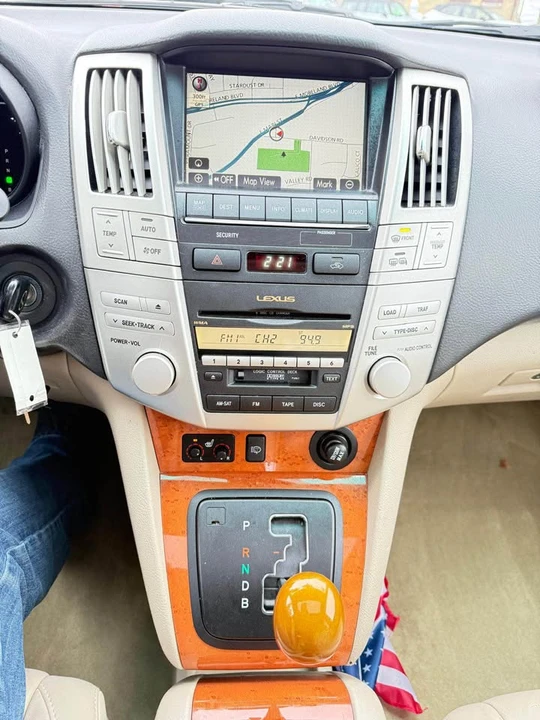 2007 Lexus RX 2nd Gen - Image 8 of 15