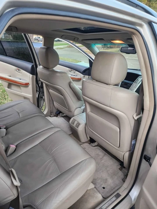2007 Lexus RX 2nd Gen - Image 10 of 16