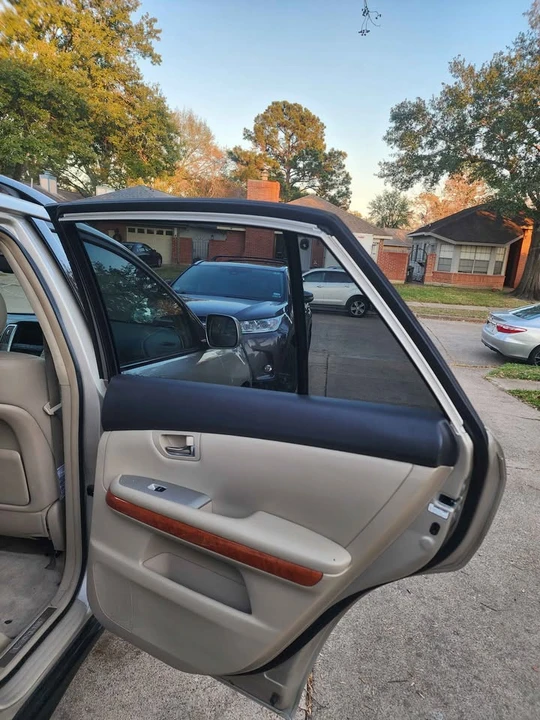 2007 Lexus RX 2nd Gen - Image 13 of 16