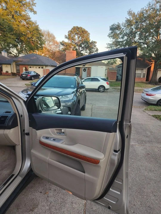 2007 Lexus RX 2nd Gen - Image 12 of 16