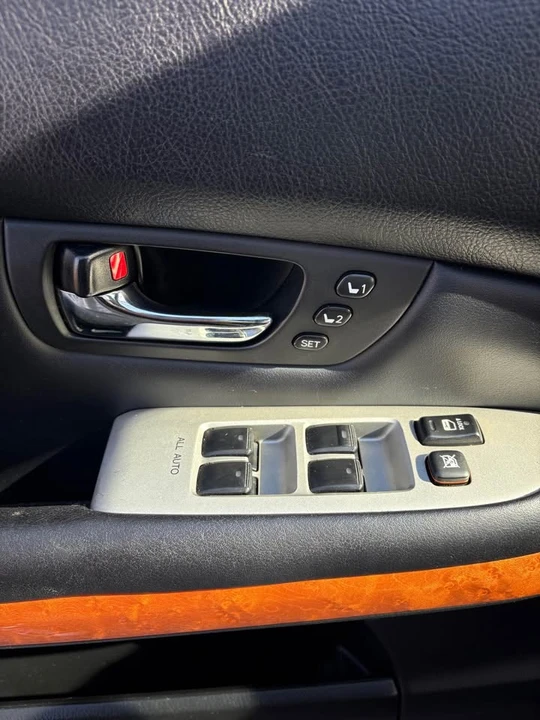 2007 Lexus RX 2nd Gen - Image 10 of 14