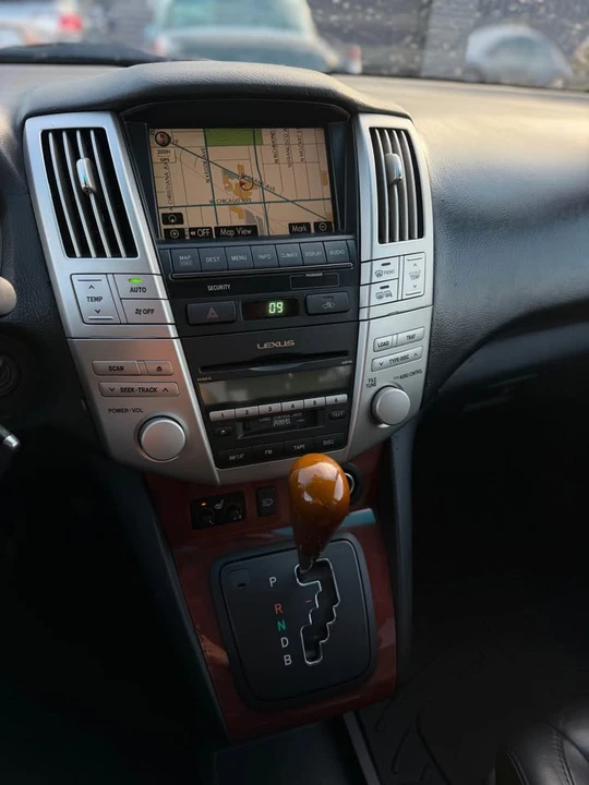 2007 Lexus RX 2nd Gen - Image 15 of 17