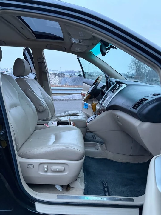 2007 Lexus RX 2nd Gen - Image 11 of 16
