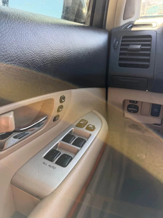 2007 Lexus RX 2nd Gen - Image 9 of 20