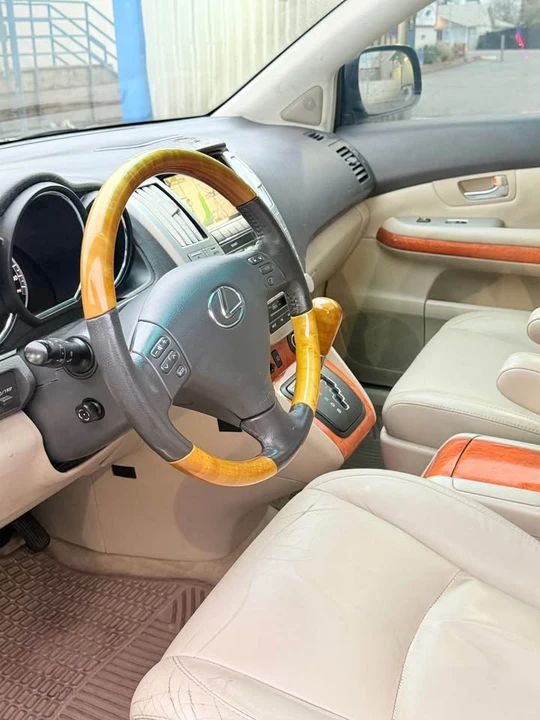 2007 Lexus RX 2nd Gen - Image 13 of 20
