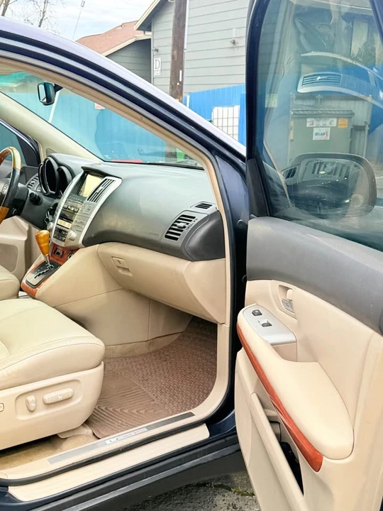 2007 Lexus RX 2nd Gen - Image 17 of 20