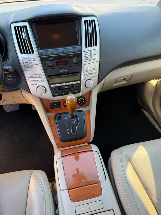 2007 Lexus RX 2nd Gen - Image 8 of 11