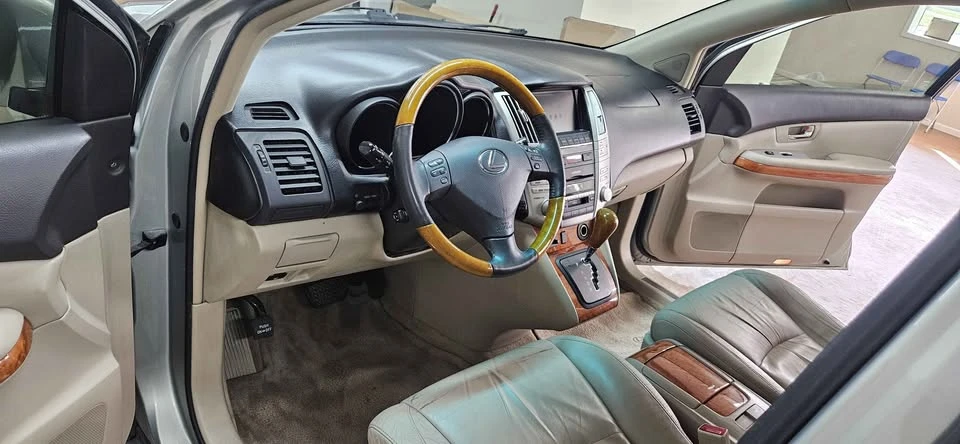 2007 Lexus RX 2nd Gen - Image 7 of 12