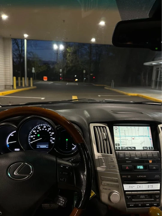 2007 Lexus RX 2nd Gen - Image 12 of 13