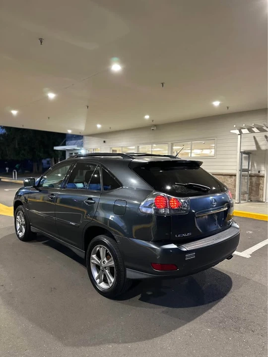 2007 Lexus RX 2nd Gen - Image 2 of 15