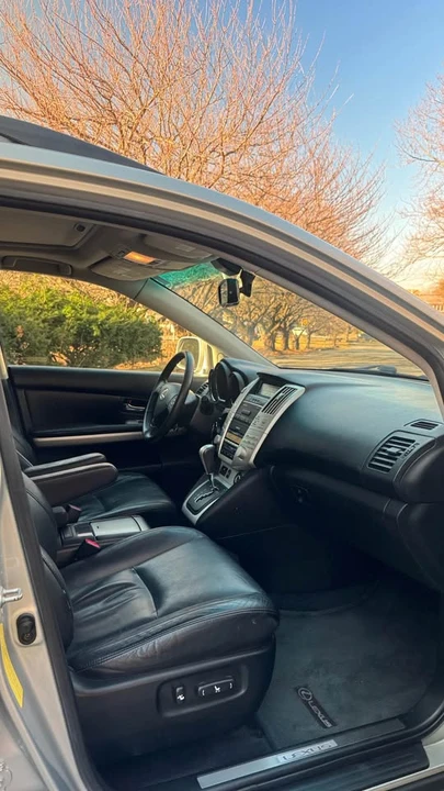 2007 Lexus RX 2nd Gen - Image 12 of 15