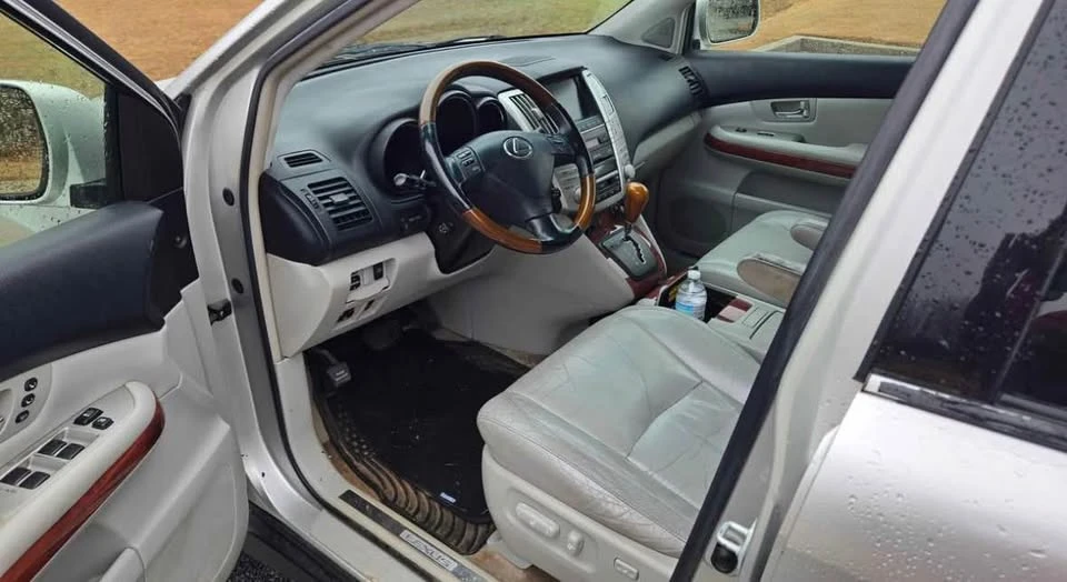 2007 Lexus RX 2nd Gen - Image 5 of 10