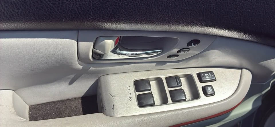 2007 Lexus RX 2nd Gen - Image 6 of 13