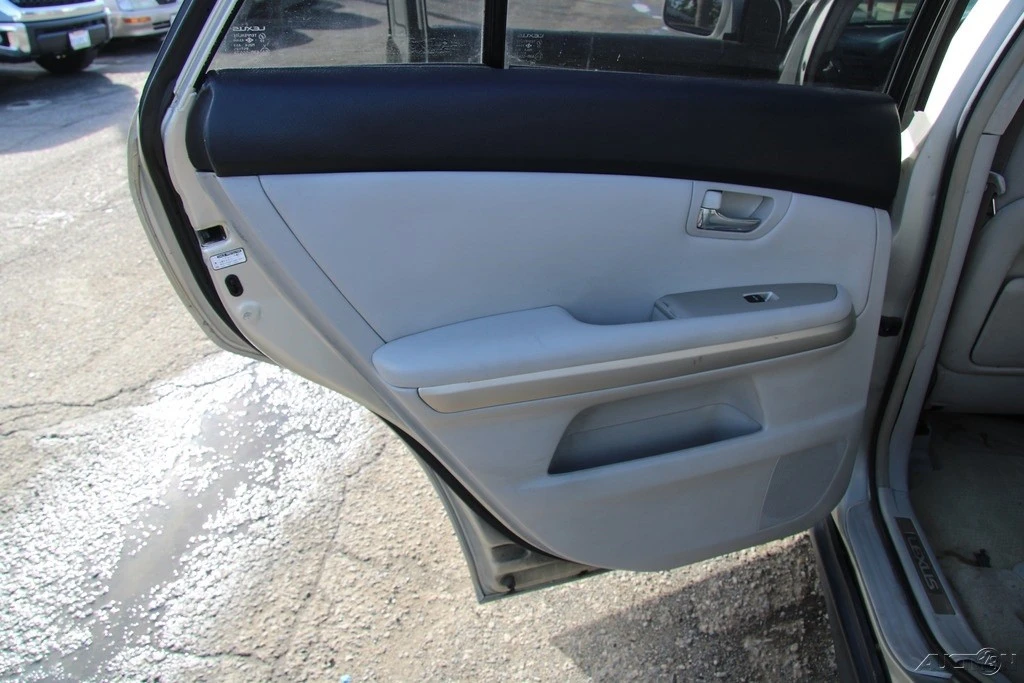 2007 Lexus RX 2nd Gen - Image 18 of 21