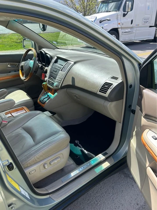 2007 Lexus RX 2nd Gen - Image 9 of 13