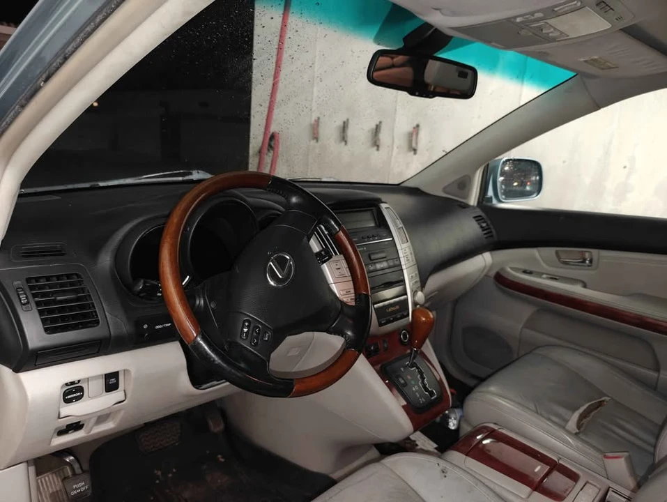 2007 Lexus RX 2nd Gen - Image 5 of 11