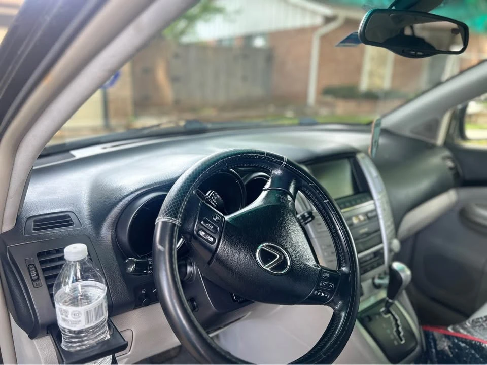 2007 Lexus RX 2nd Gen - Image 4 of 7