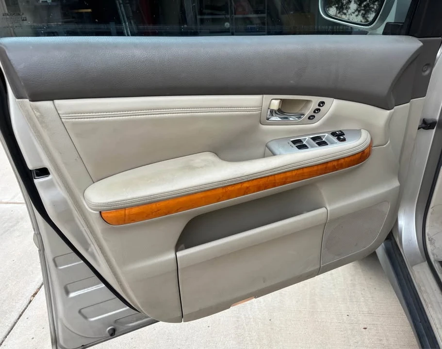 2007 Lexus RX 2nd Gen - Image 5 of 10