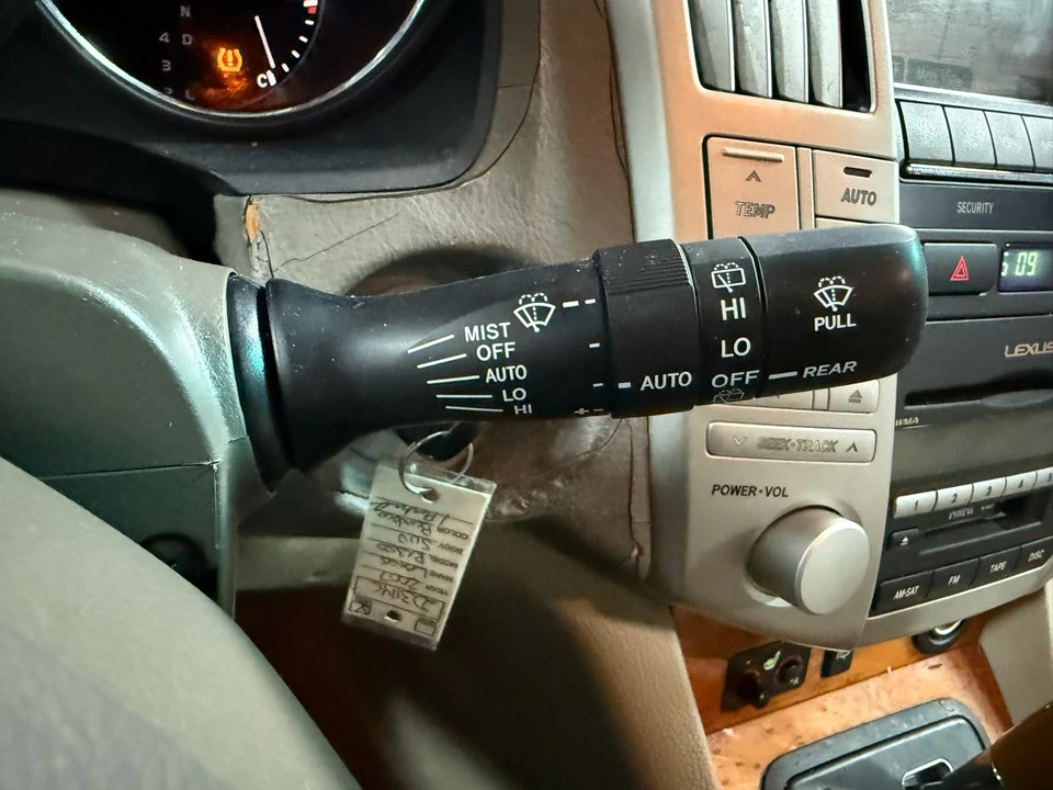 2007 Lexus RX 2nd Gen - Image 17 of 21