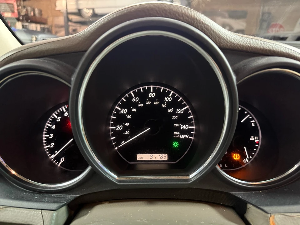 2007 Lexus RX 2nd Gen - Image 13 of 21