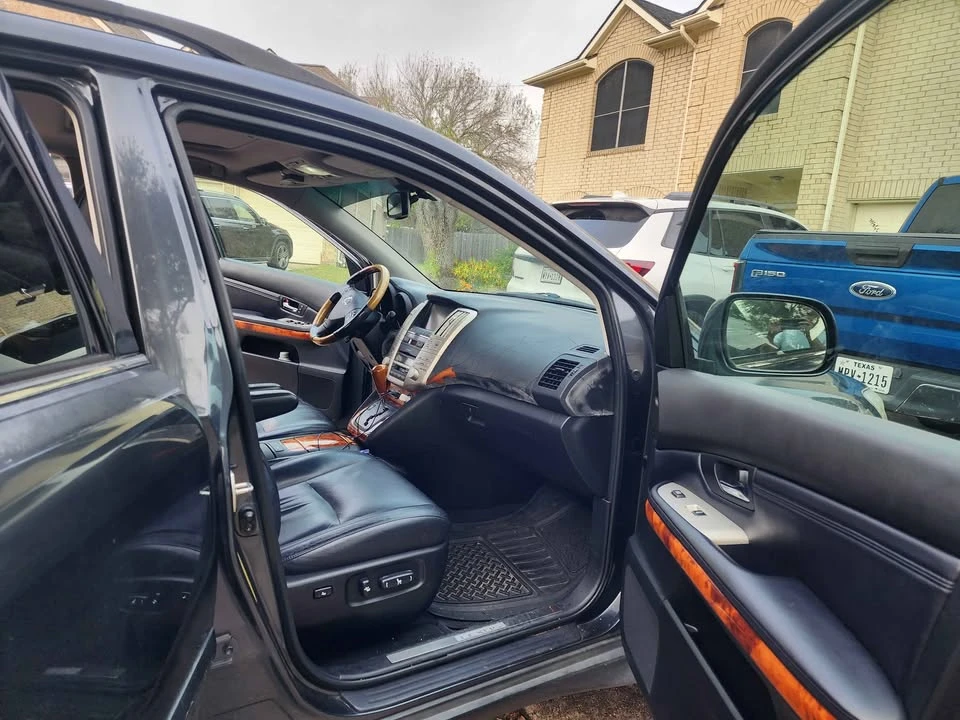 2007 Lexus RX 2nd Gen - Image 9 of 10