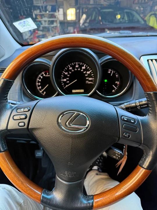 2007 Lexus RX 2nd Gen - Image 7 of 9