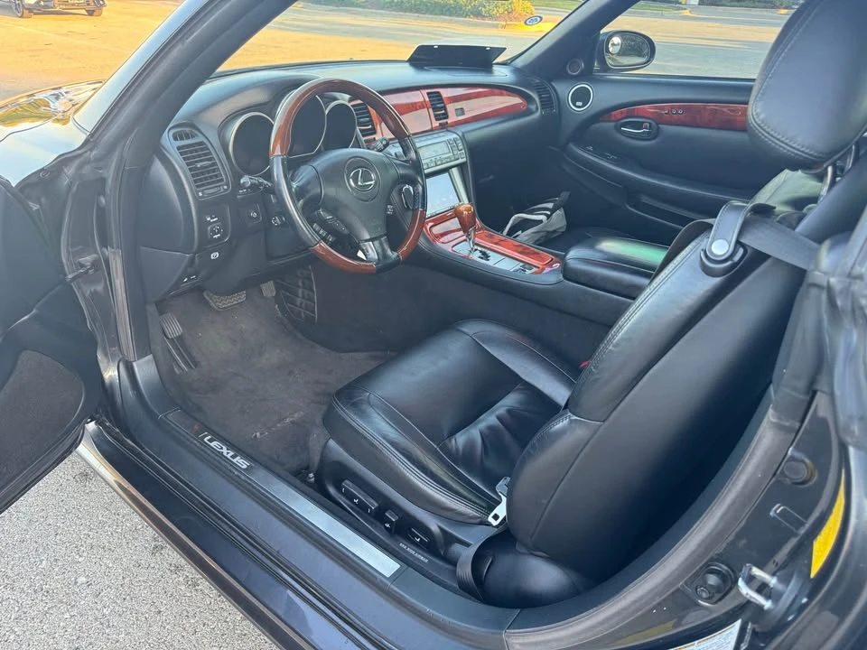 2007 Lexus SC430 - Image 8 of 13