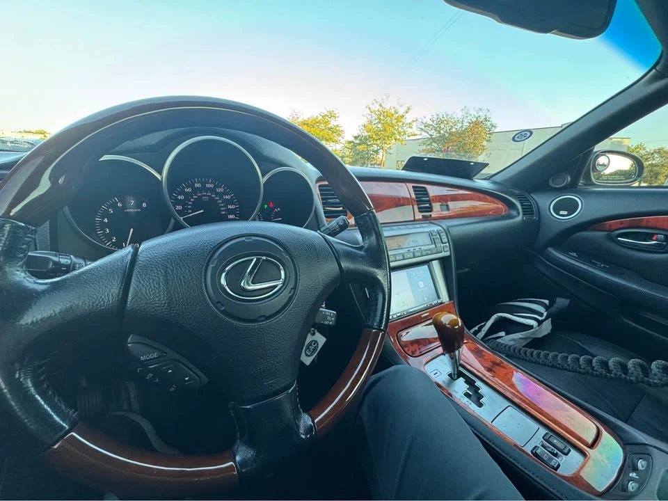 2007 Lexus SC430 - Image 10 of 13