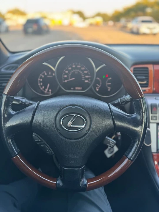 2007 Lexus SC430 - Image 9 of 13