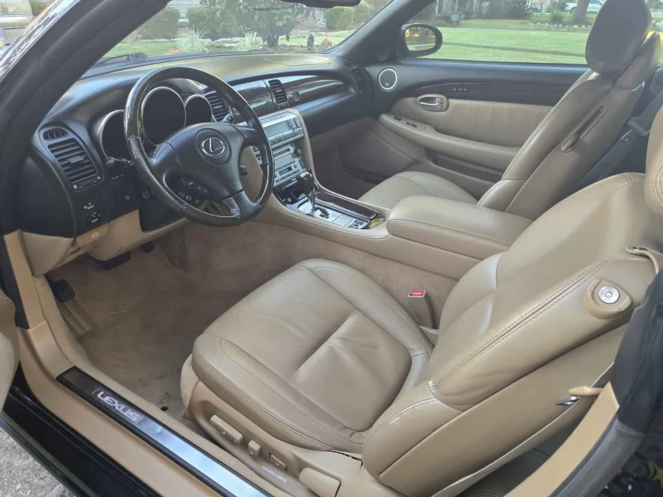2007 Lexus SC430 - Image 10 of 17