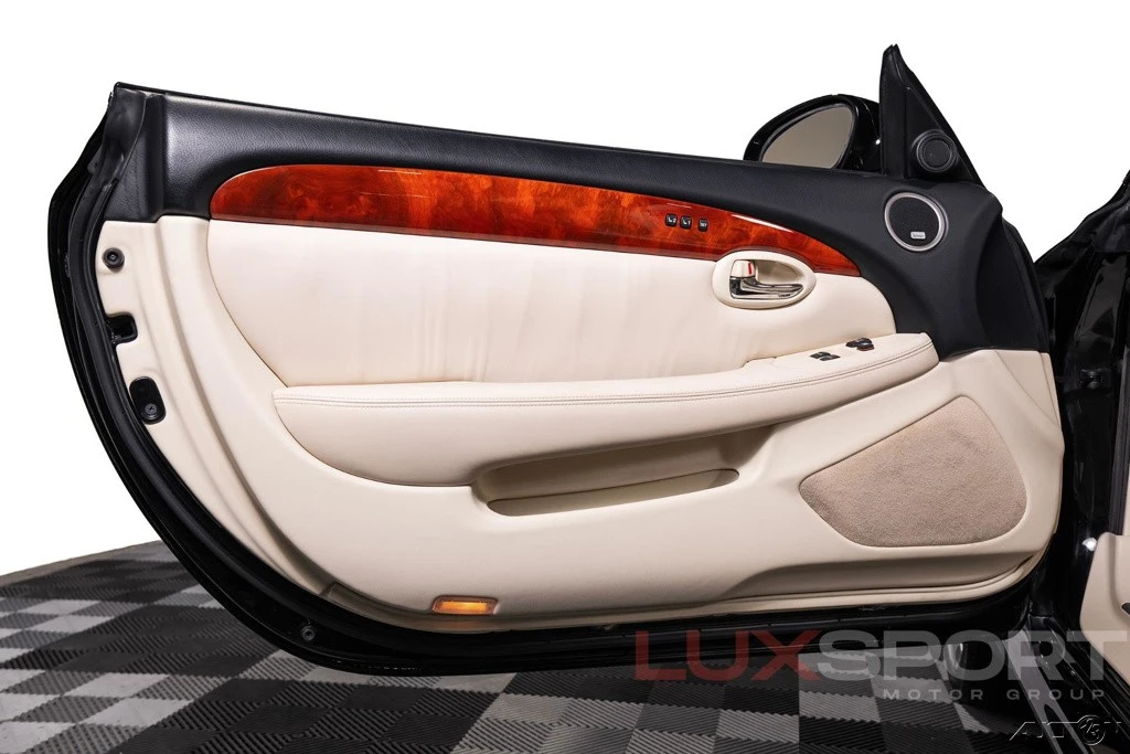 2007 Lexus SC430 - Image 18 of 24
