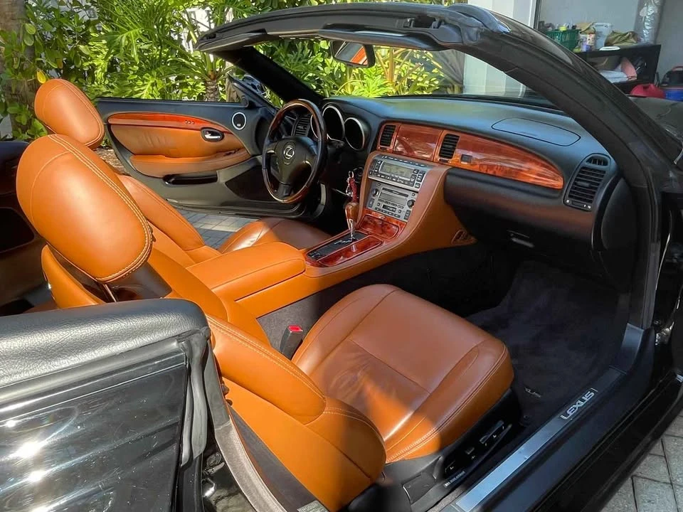 2007 Lexus SC430 - Image 2 of 8