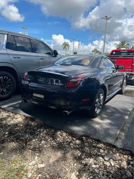 2007 Lexus SC430 - Image 2 of 7