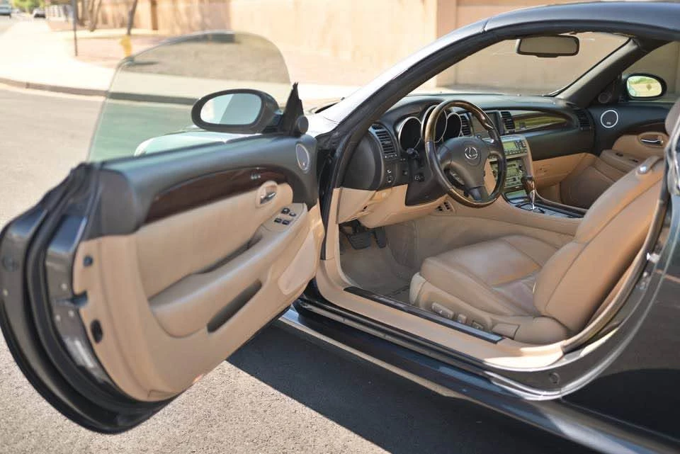 2007 Lexus SC430 - Image 10 of 15
